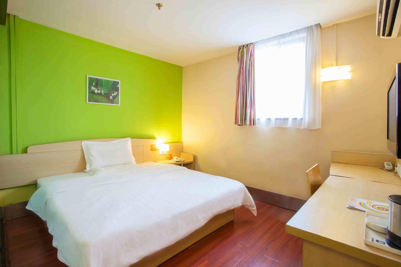 7Days Premium Shenzhen Che Gong Miao Hotel Room photo